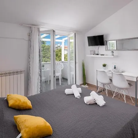 בית הארחה Martina Guest House-rooms