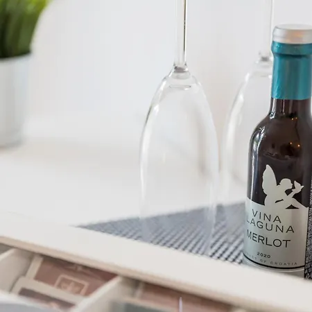 בית הארחה Martina Guest House-rooms 3*