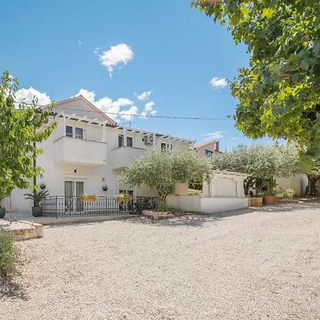 Martina Guest House-rooms 3* Poreč