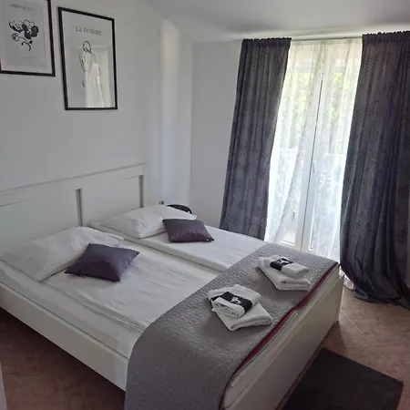 Guest house Martina Guest House-rooms 3*