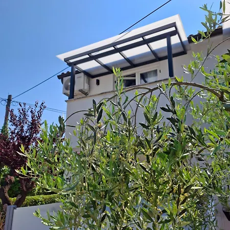 Martina Guest House-rooms Gasthuis 3*