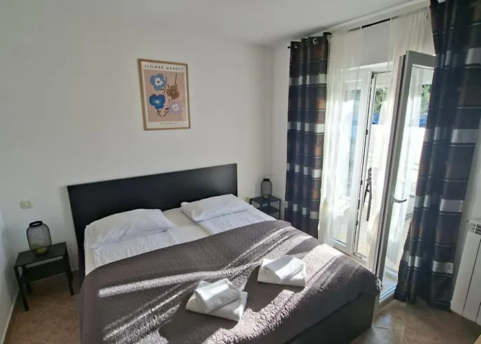 Martina Guest House-rooms Гостевой дом 3*