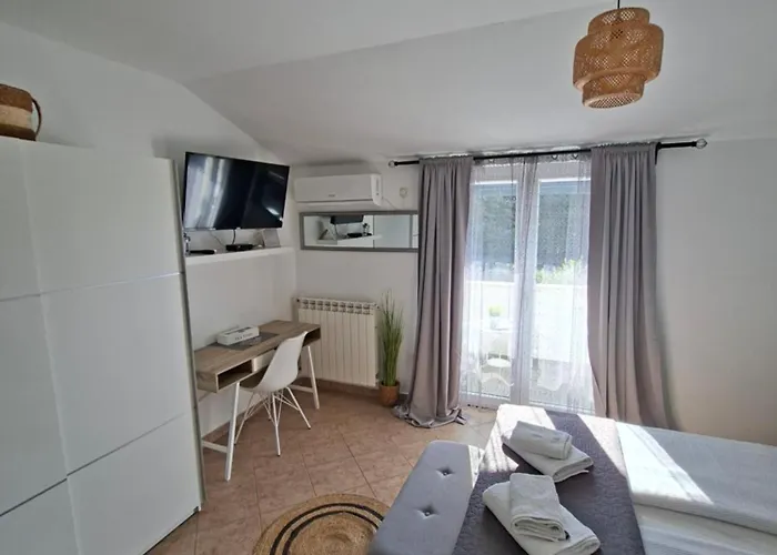 Martina Guest House-rooms Vendégház