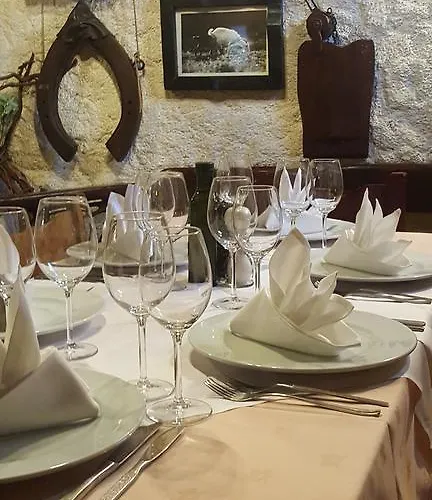 Martina Guest House-rooms 3*