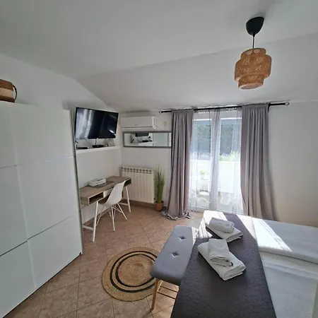 Martina Guest House-rooms Vendégház